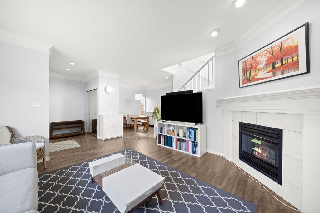 listing image 1107153478564001891