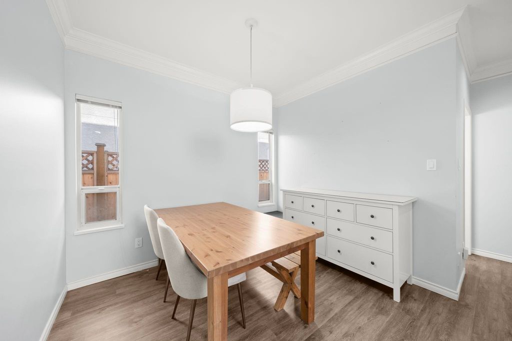 listing image 1108303613596451528
