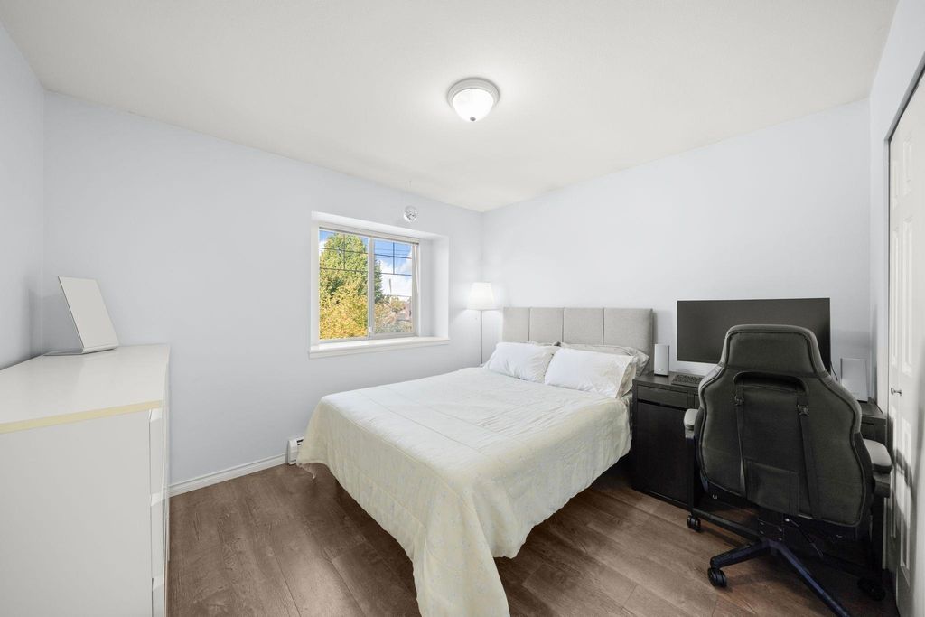 listing image 1103872069440360097