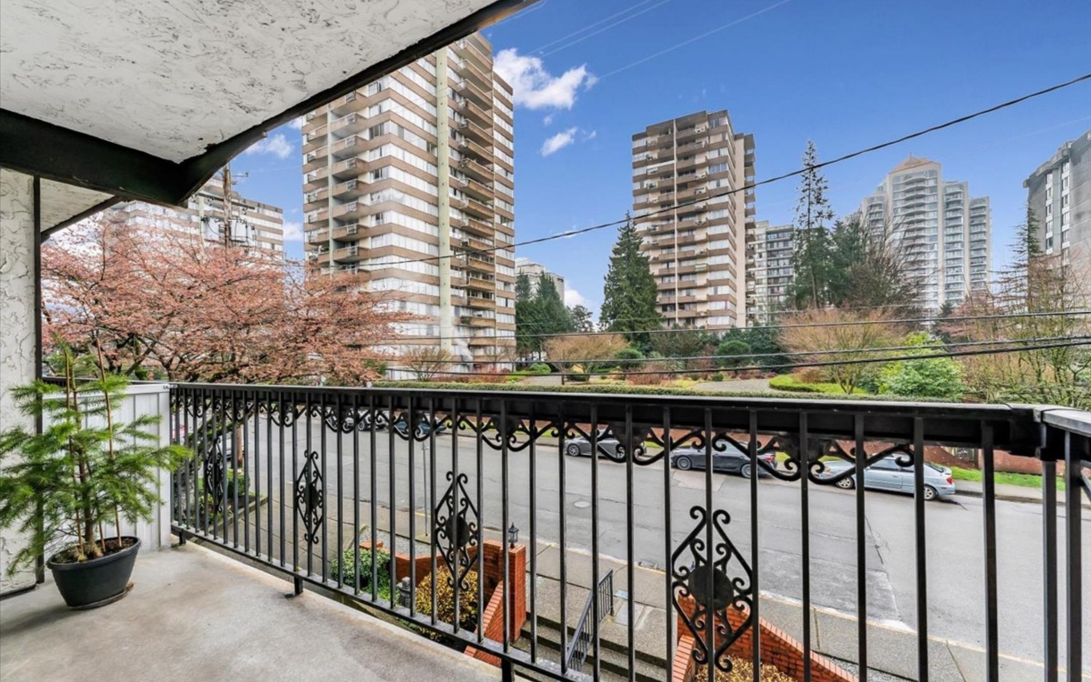 707 Hamilton Street 208