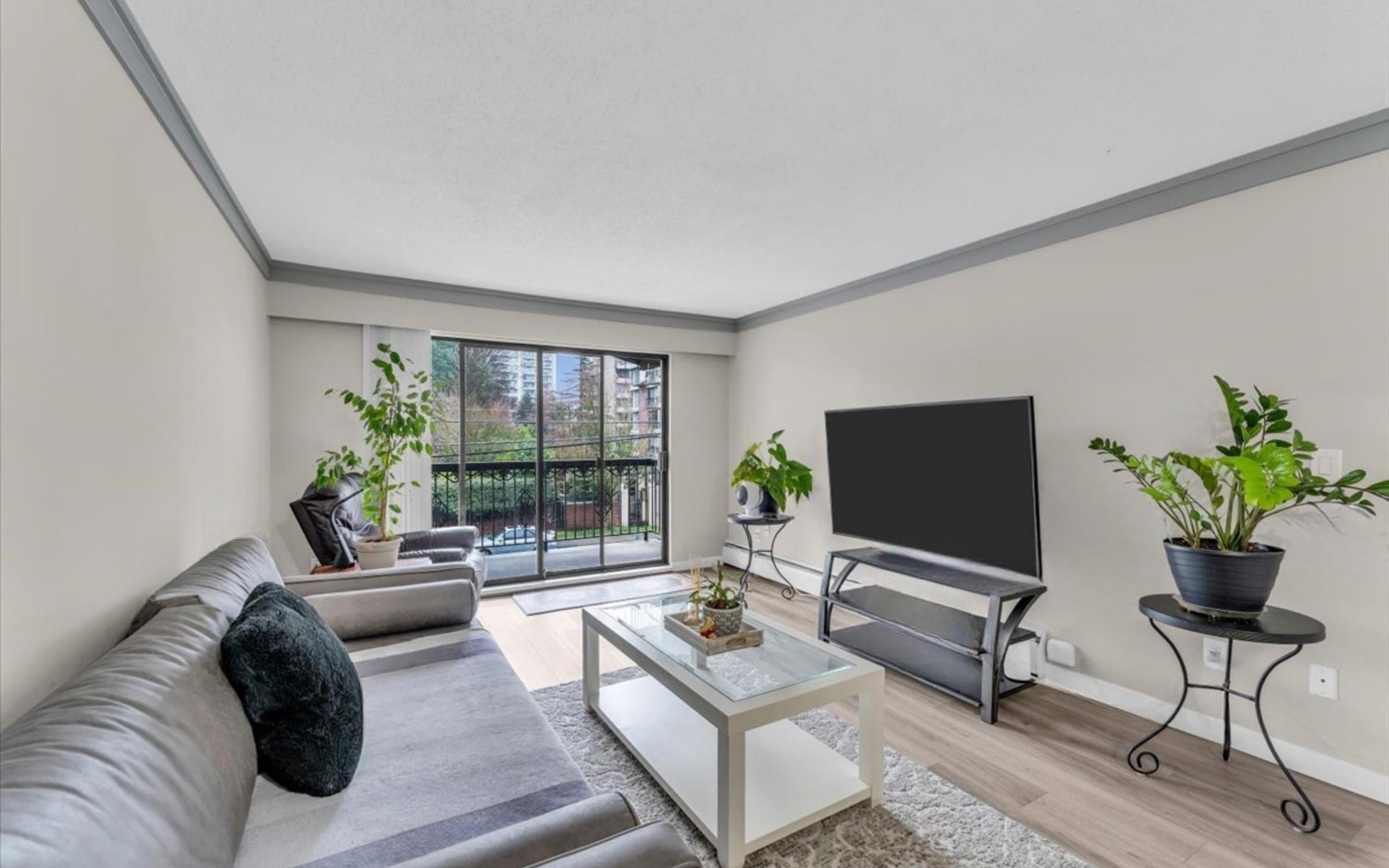 707 Hamilton Street 208