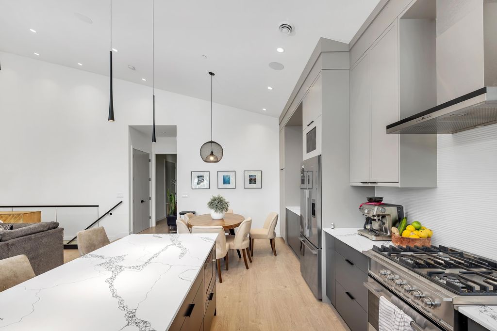 listing image 1100896006750744521