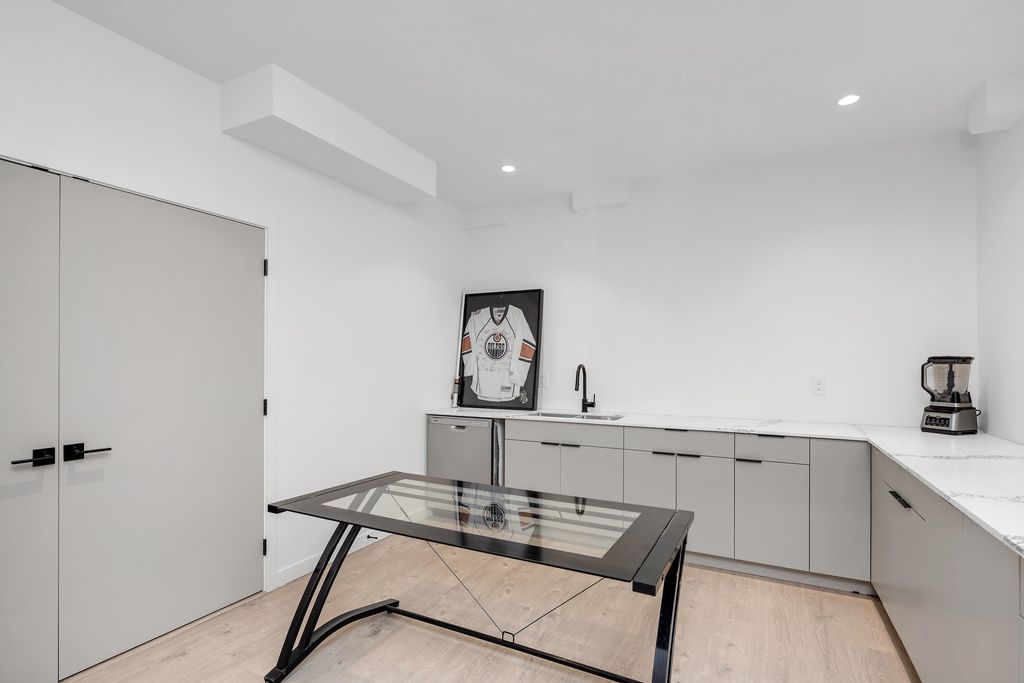 listing image 1101121016356416284