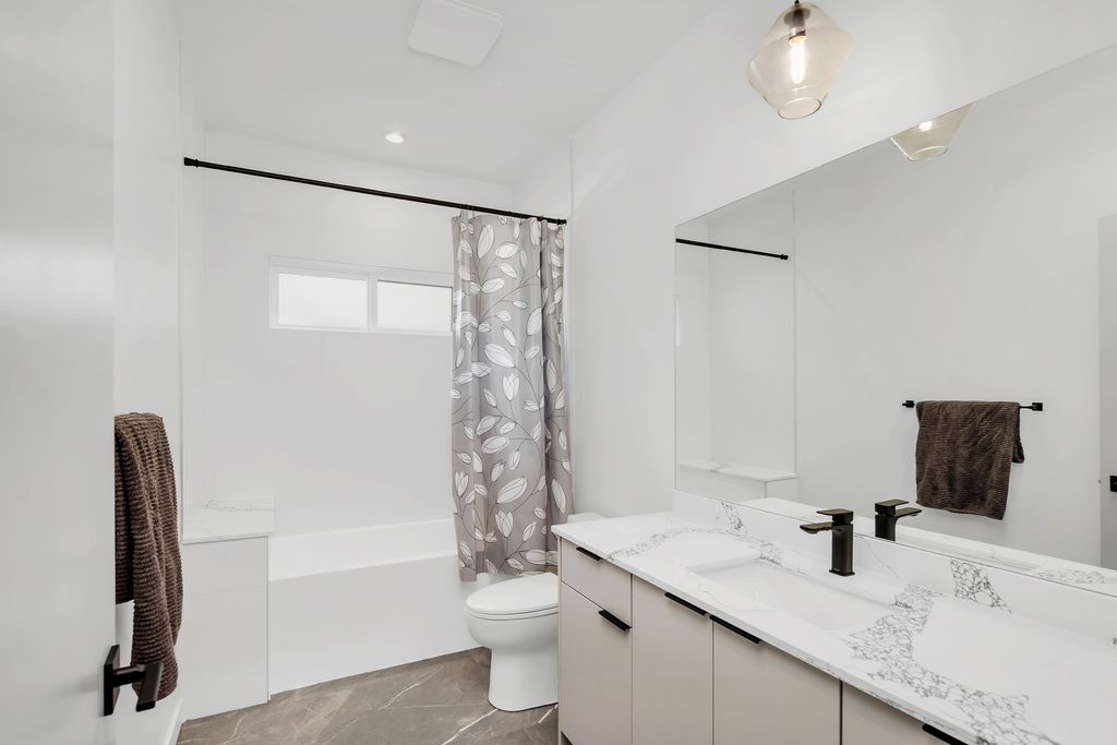 listing image 1105931945498238322