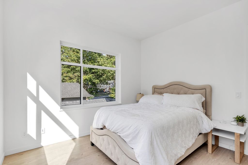 listing image 1107046648882233984