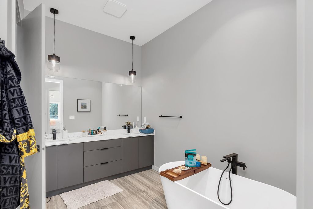 listing image 1100497317965958198