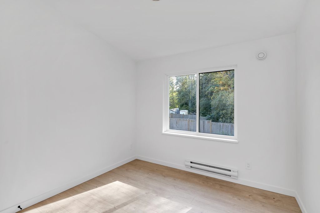 listing image 1106557739626691903