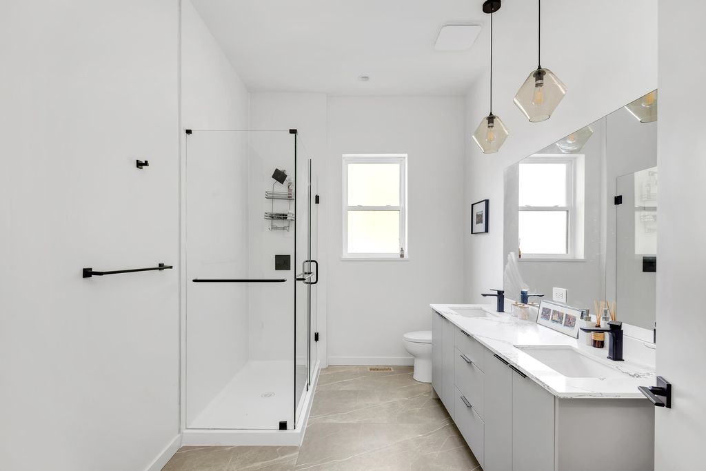 listing image 1101900704957869661