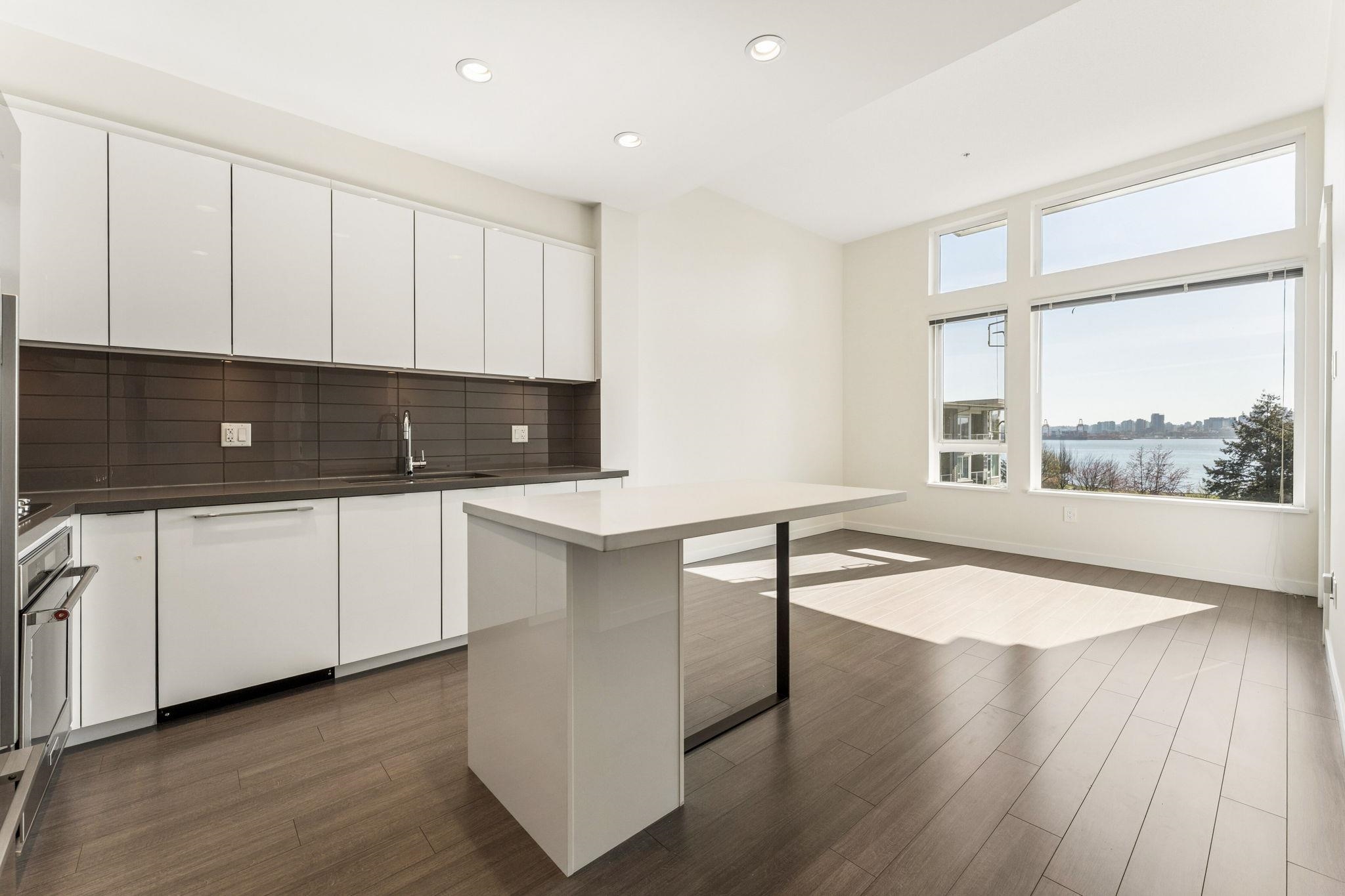 255 W 1st Street 502