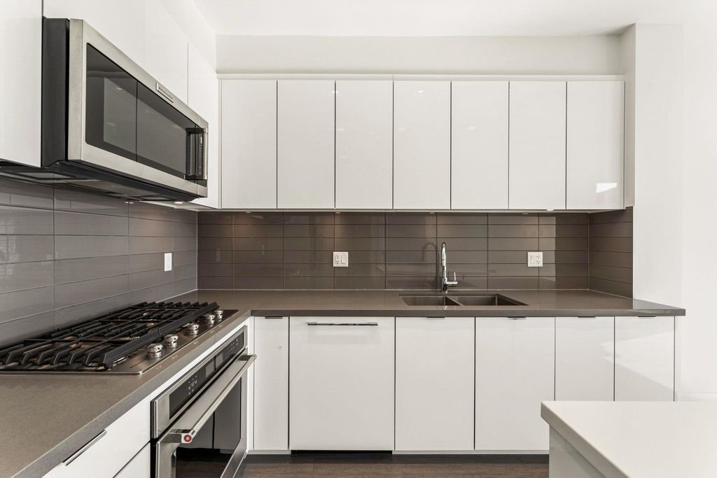 listing image 1107768970218673980