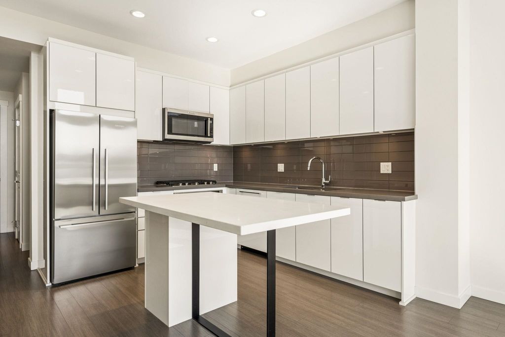 listing image 1101350668263003248