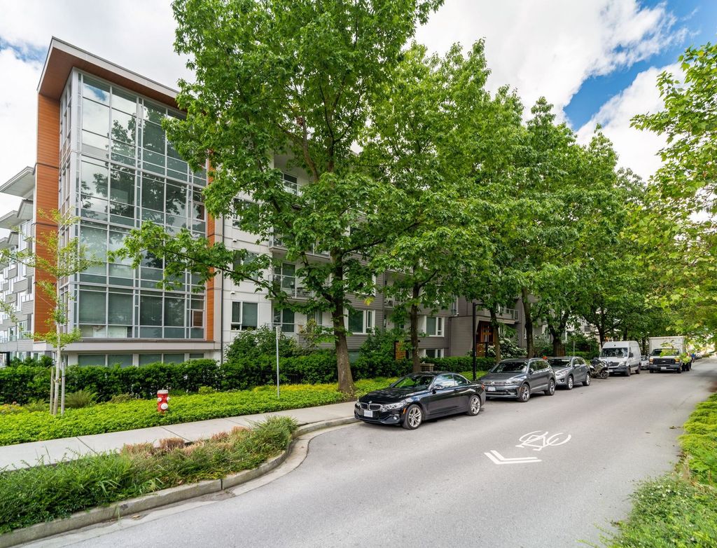 listing image 1102644380260044461