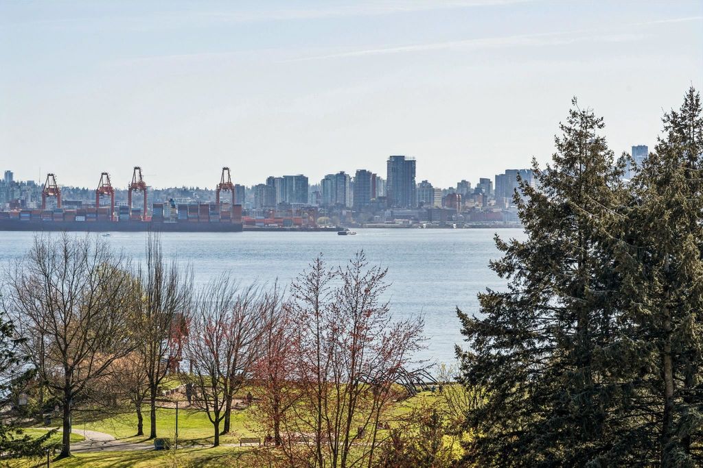 listing image 1102621067596137683