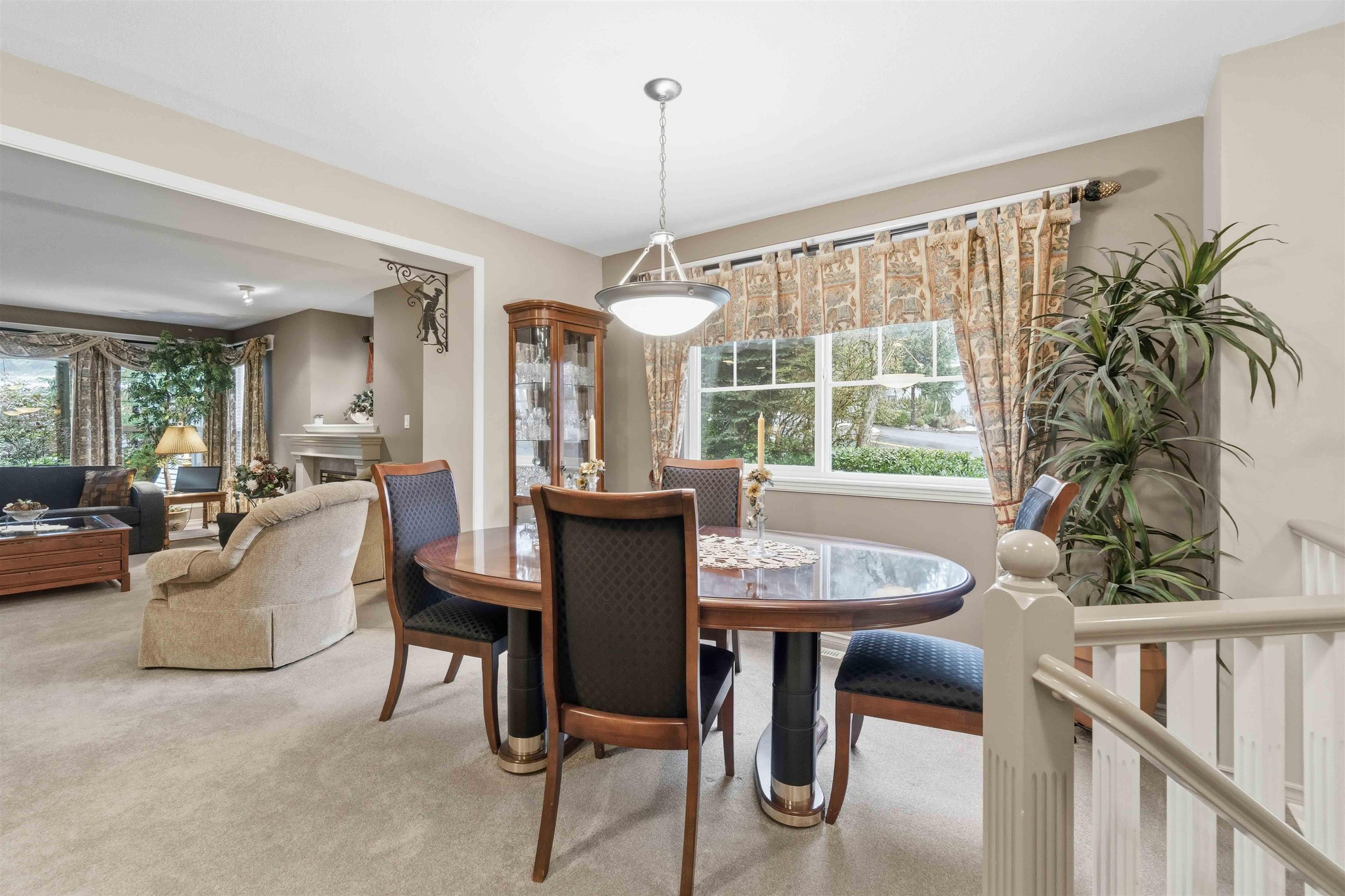 3300 Plateau Boulevard 1