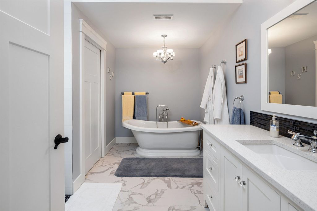 listing image 1100610167249435879