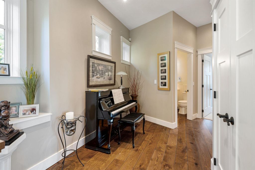 listing image 1104301582821799483