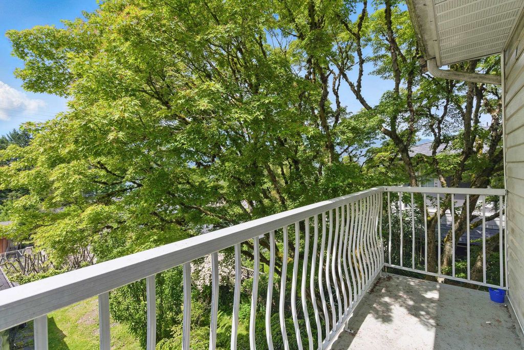 listing image 1104946816931428577
