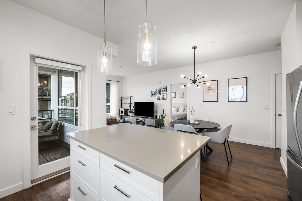 listing image 1100548878801537442