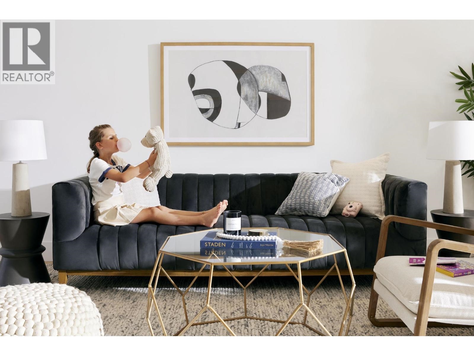 390 Guilby Street 203