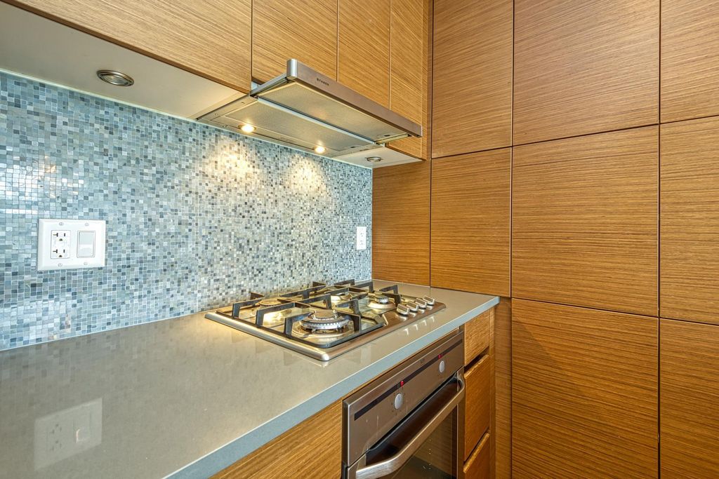 listing image 1104462507277480799