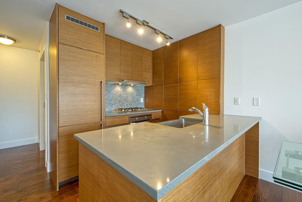 listing image 1107663818657457257