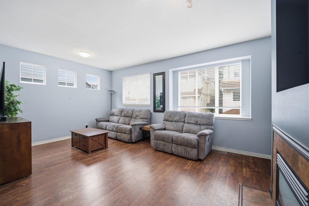 Photo of 20582 67 Avenue #5, Langley, BC V2Y 3B2 (MLS # R3175746)