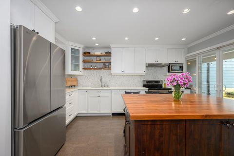 2590 Austin Avenue 10 Coquitlam BC V3K 5X4