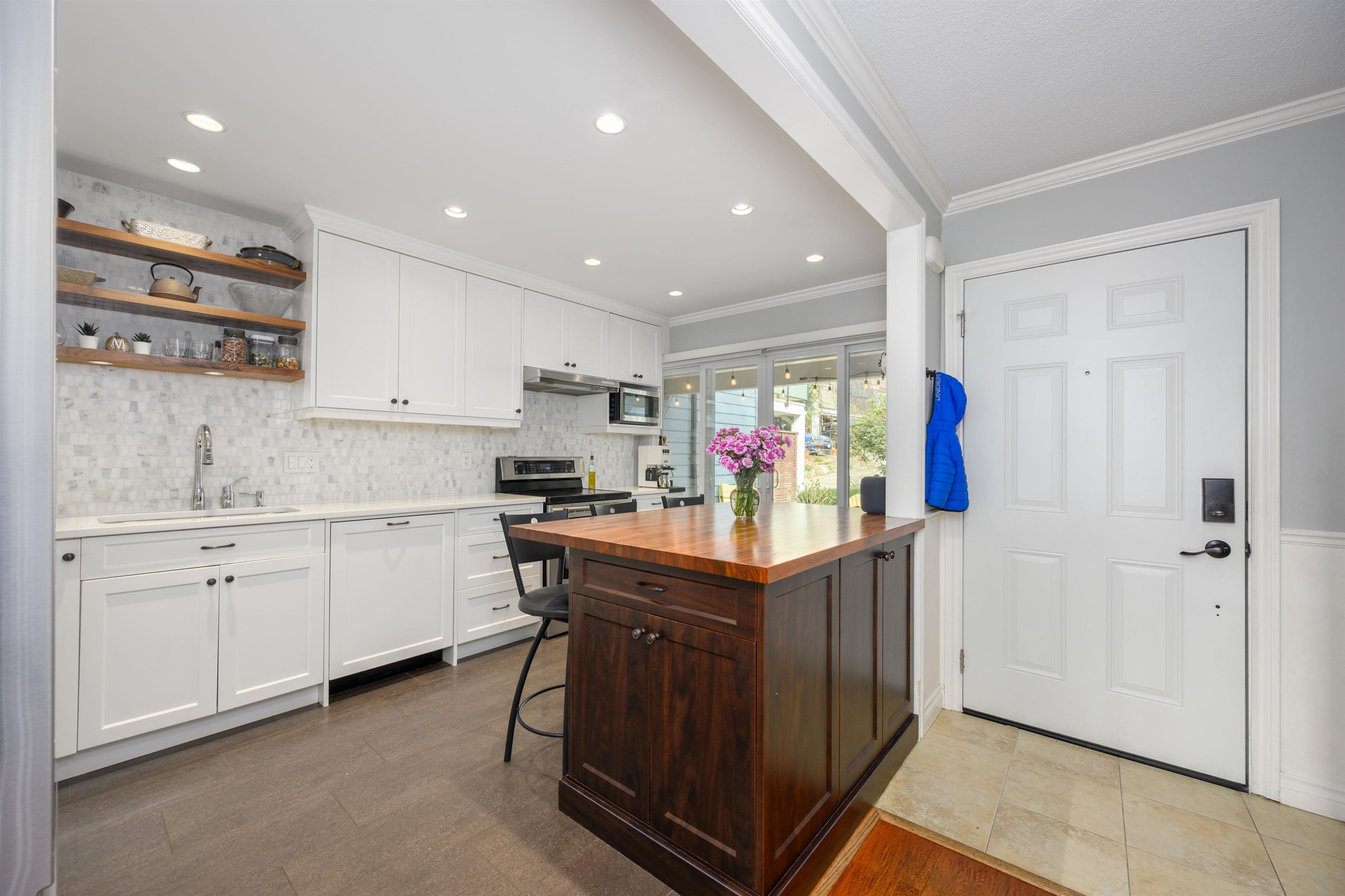 2590 Austin Avenue 10