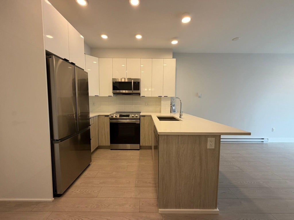 Photo of 20360 Logan Avenue #317, Langley, BC V3A 0P5 (MLS # R3142892)