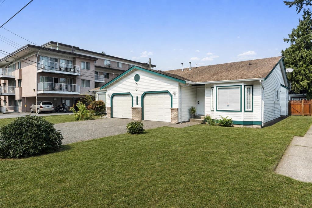 Photo of 46043 Mellard Avenue #1&amp;2, Chilliwack, BC V2P 2Y8 (MLS # R3157090)