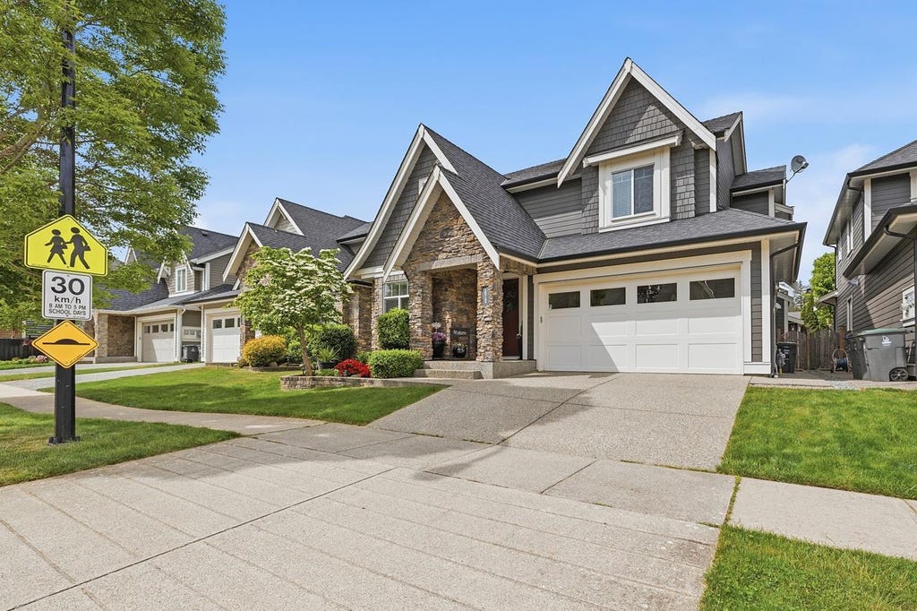 Photo of 16743 22nd Avenue, Surrey, BC V3Z 0M3 (MLS # R3131431)