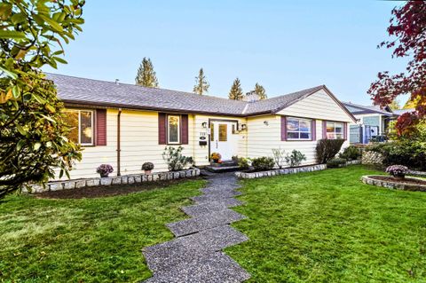 715 Kilkeel Place North Vancouver BC V7N 2X2