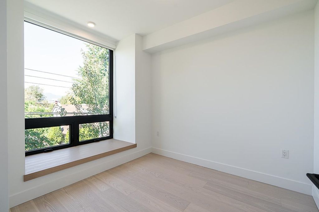 listing image 1100604850044225927