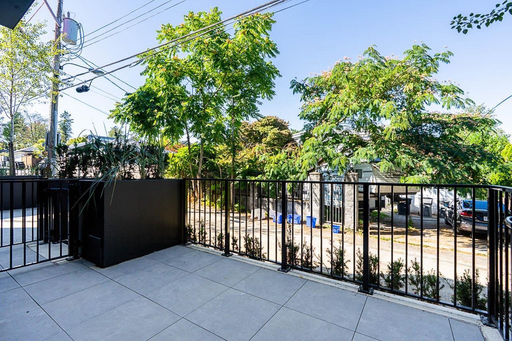 listing image 1109275691573844356