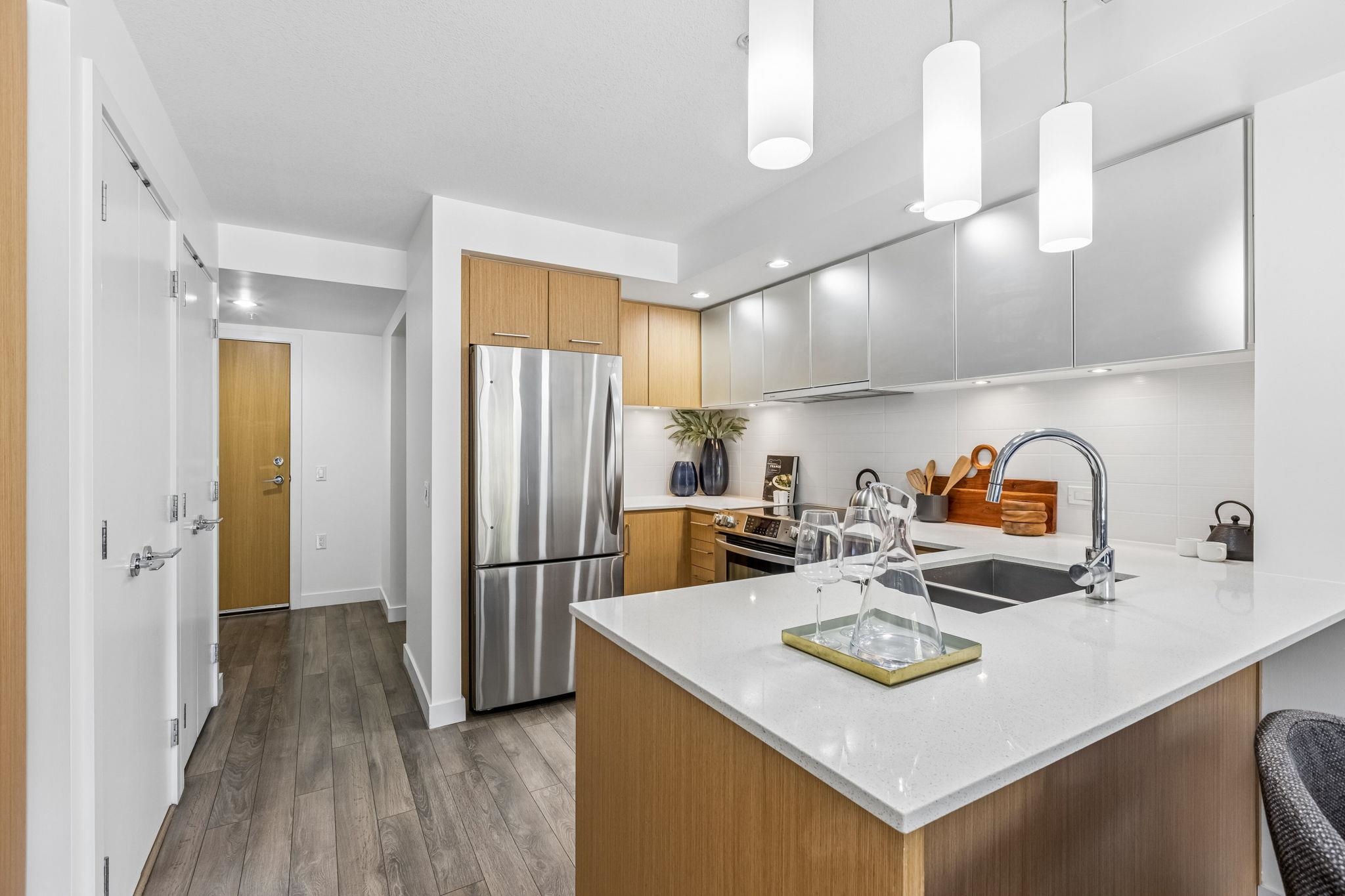 221 E 3rd Street 211