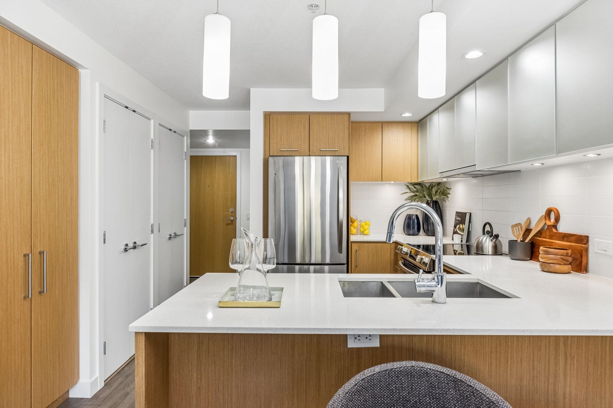 221 E 3rd Street 211