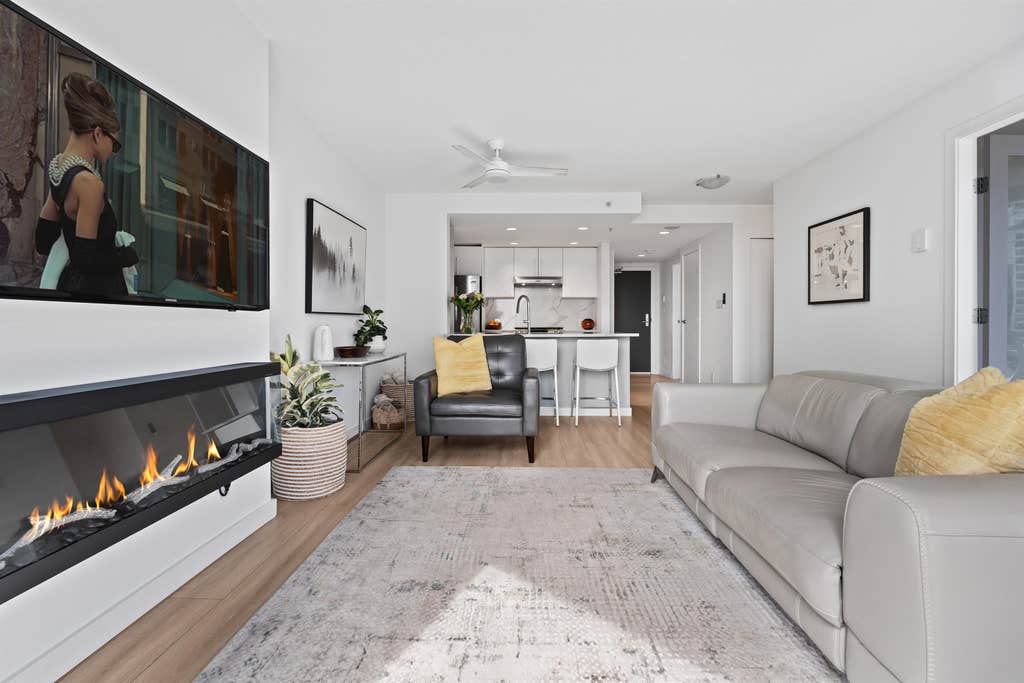 455 Beach Crescent 1207