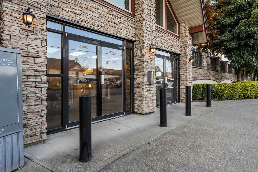 Photo of 45615 Brett Avenue #203, Chilliwack, BC V2P 1P1 (MLS # R3080252)