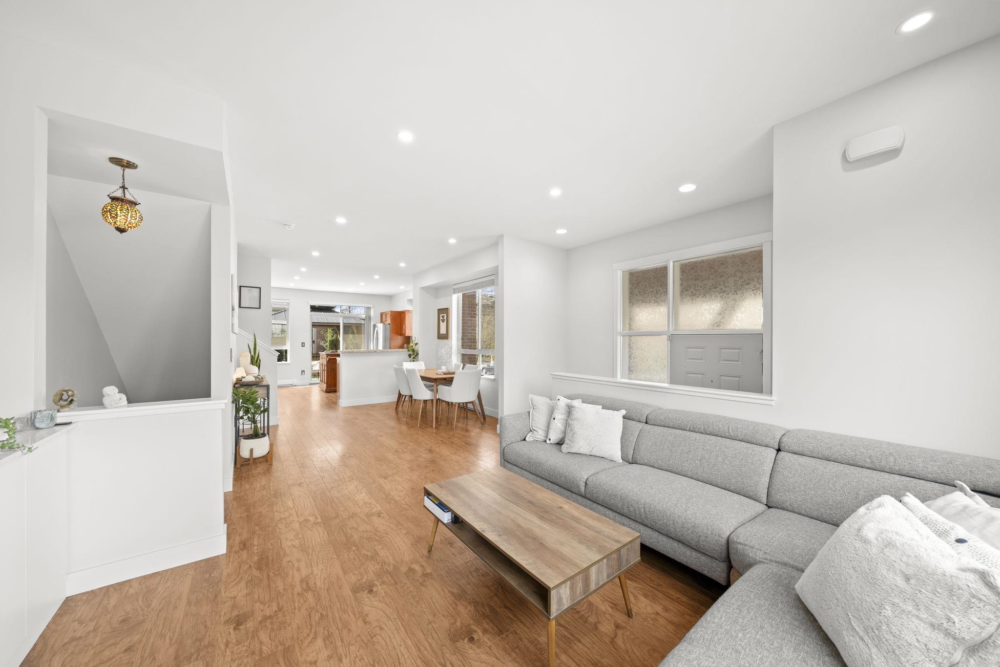 301 Klahanie Drive 1