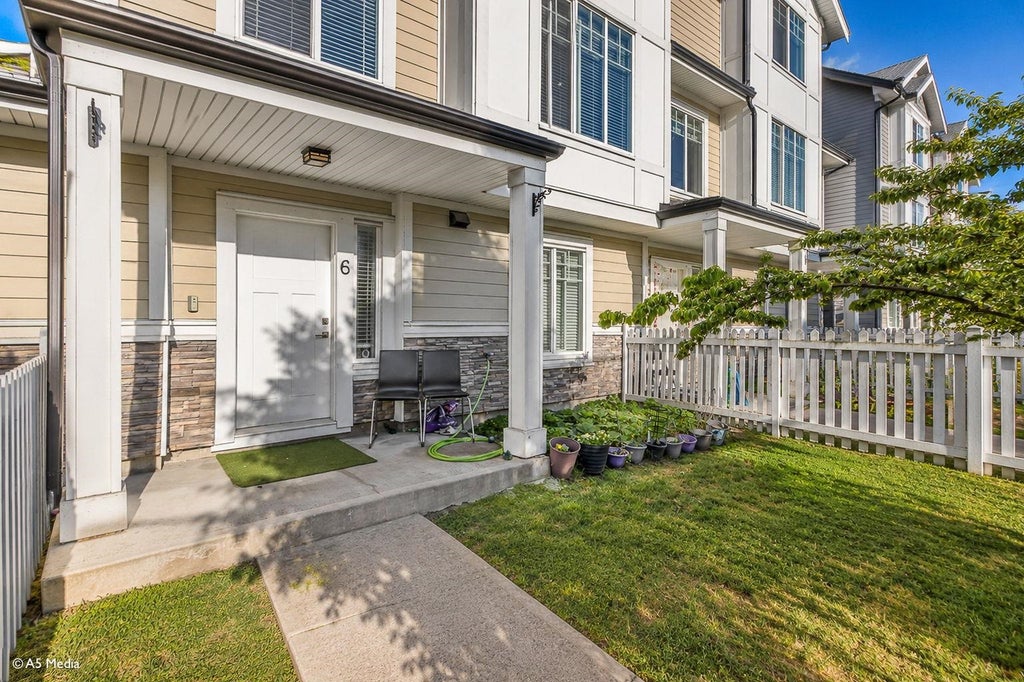 Photo of 7056 192 Street #6, Surrey, BC V4N 6S6 (MLS # R3157610)