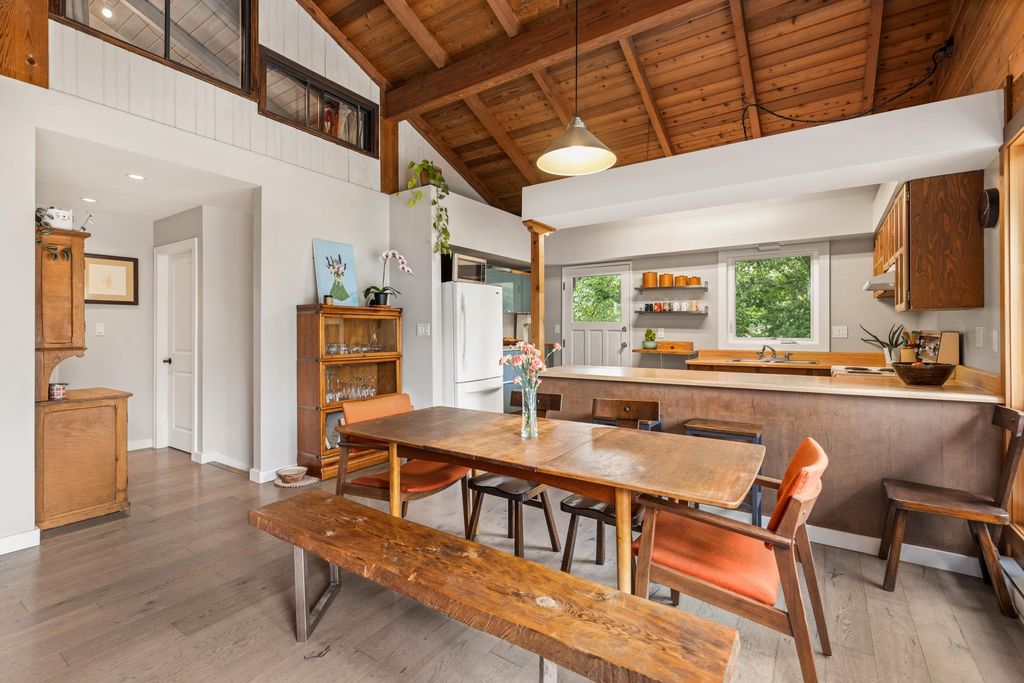 listing image 1105993069132882494