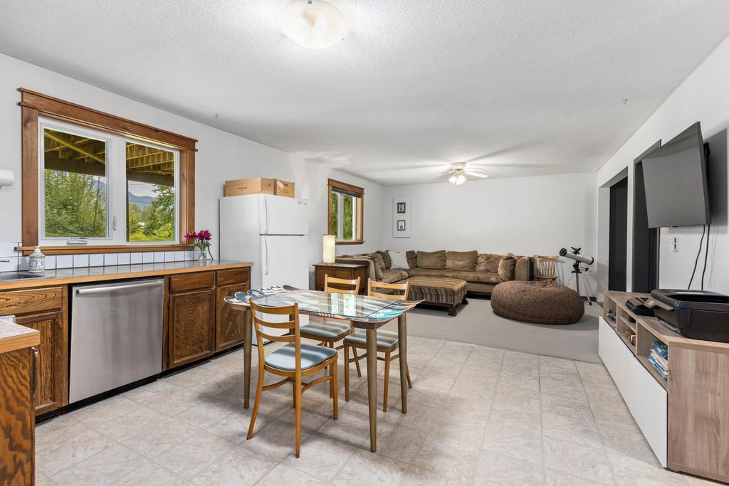 listing image 1109637587197849374