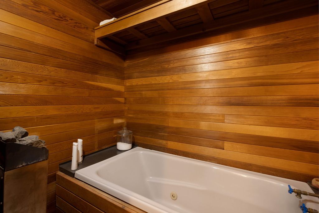 listing image 1102967956369393056