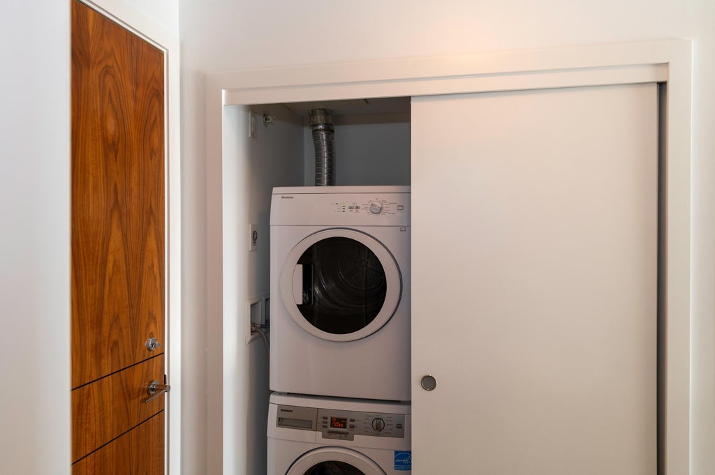 Photo of 13750 100 Avenue #2503, Surrey, BC V3T 0L3 (MLS # R3178092)