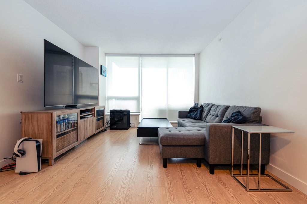 Photo of 13750 100 Avenue #2503, Surrey, BC V3T 0L3 (MLS # R3178092)