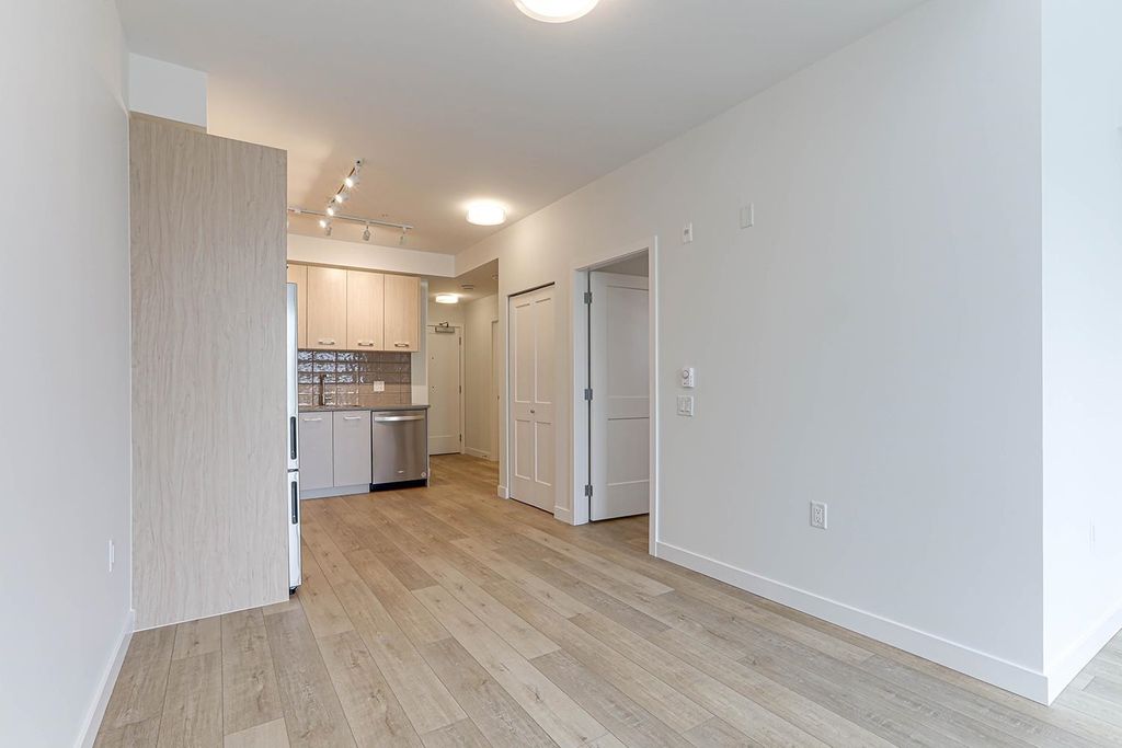listing image 1102768773292214444