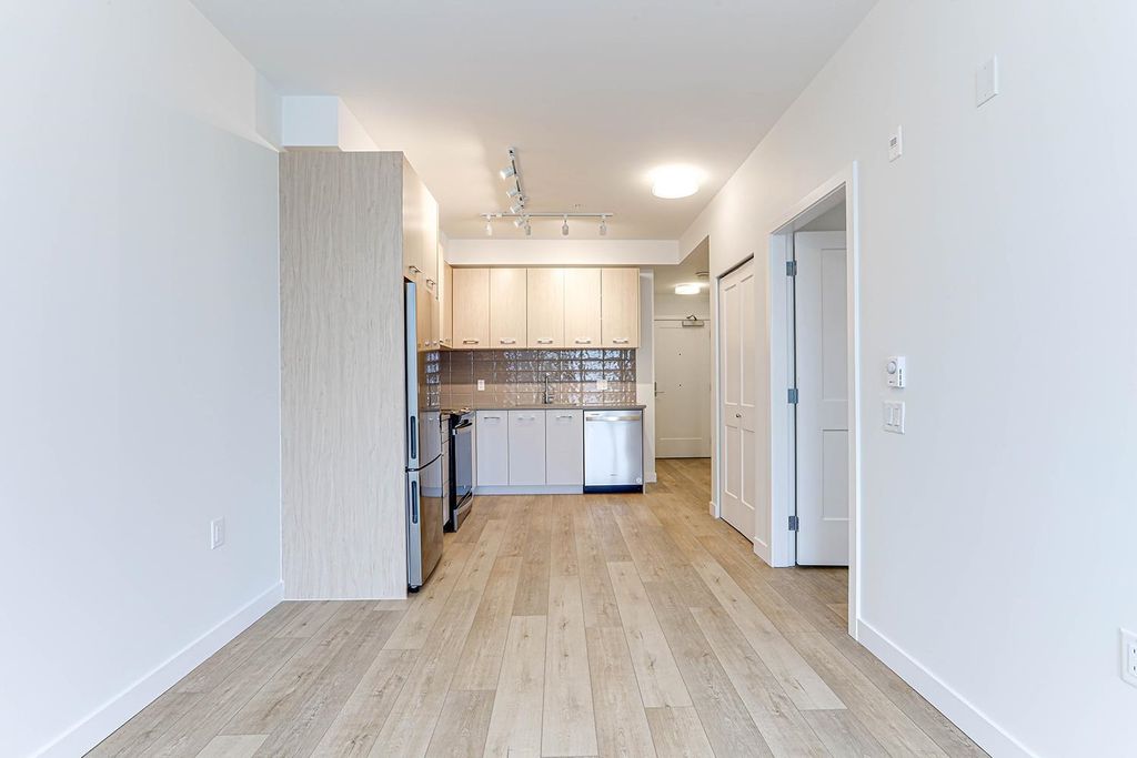 listing image 1104865474152411775