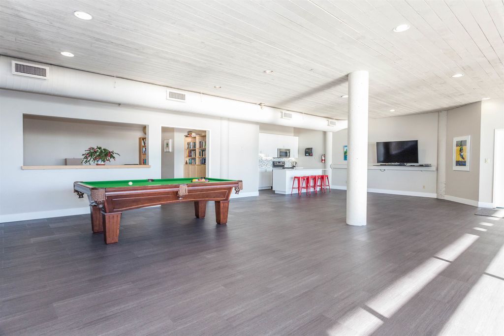 listing image 1107835758117944430