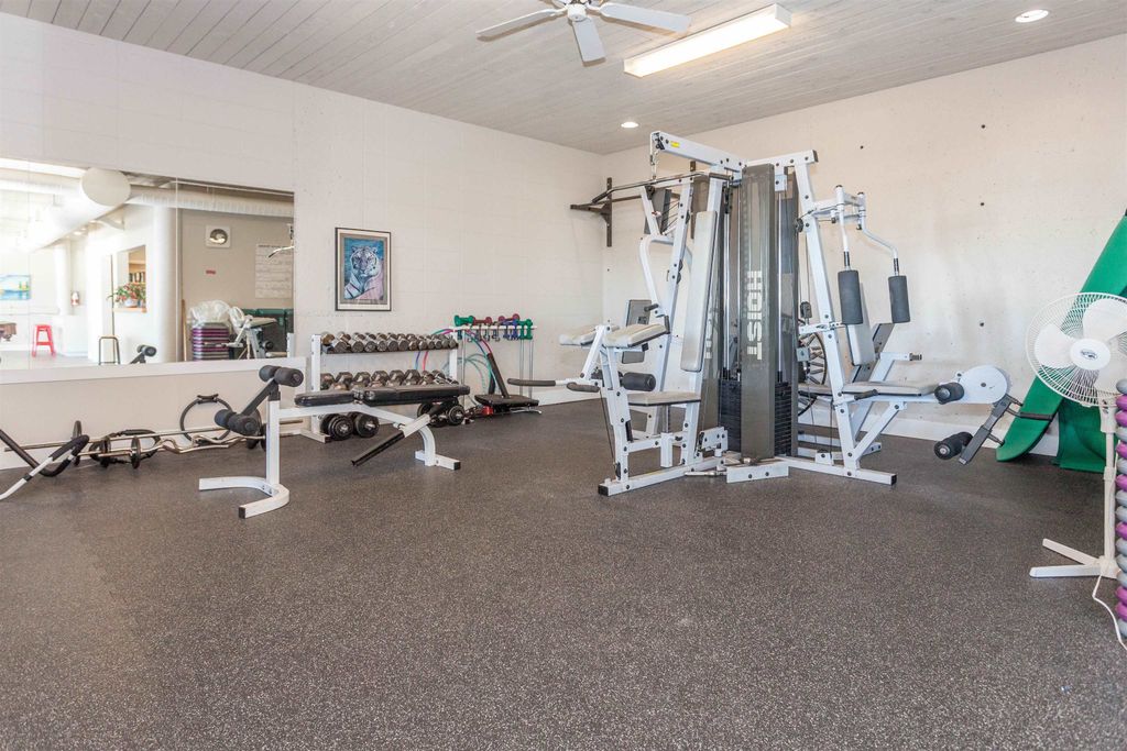 listing image 1102946876451186365