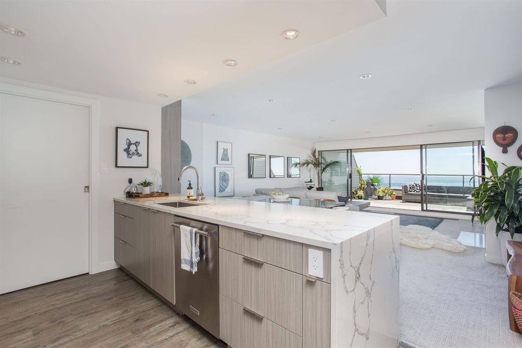 listing image 1108115745156994876